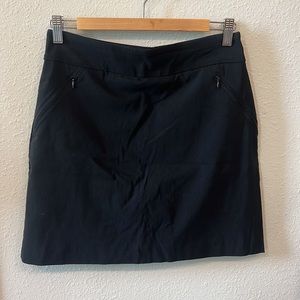 CONTEMPORAINE BY SIMMONS black Skirt/skort size 6